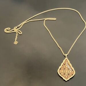 Kendra Scott vintage gold / Rose Gold necklace